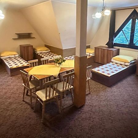 Miedzynarodowe Schronisko Mlodziezowe Ptsm Szarotka Hostel Zakopane Bagian luar foto