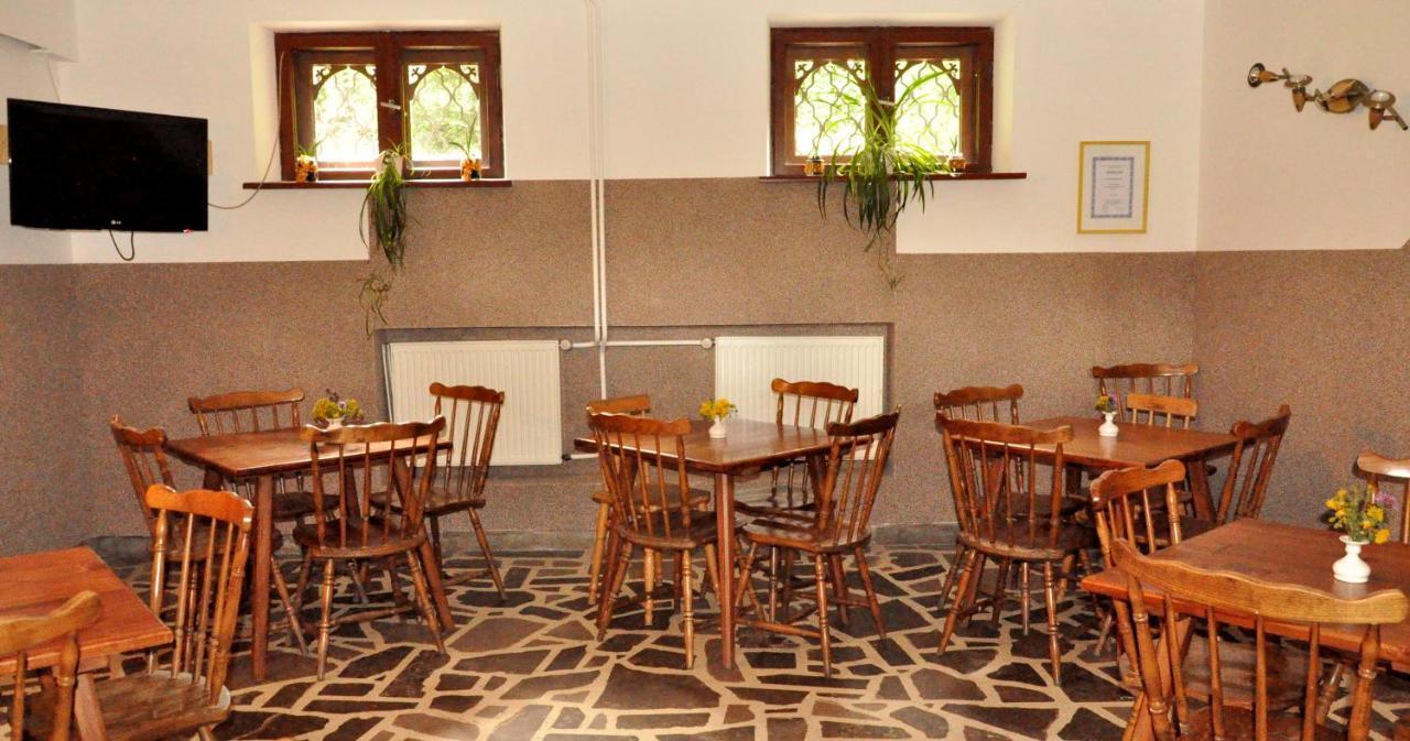 Miedzynarodowe Schronisko Mlodziezowe Ptsm Szarotka Hostel Zakopane Bagian luar foto