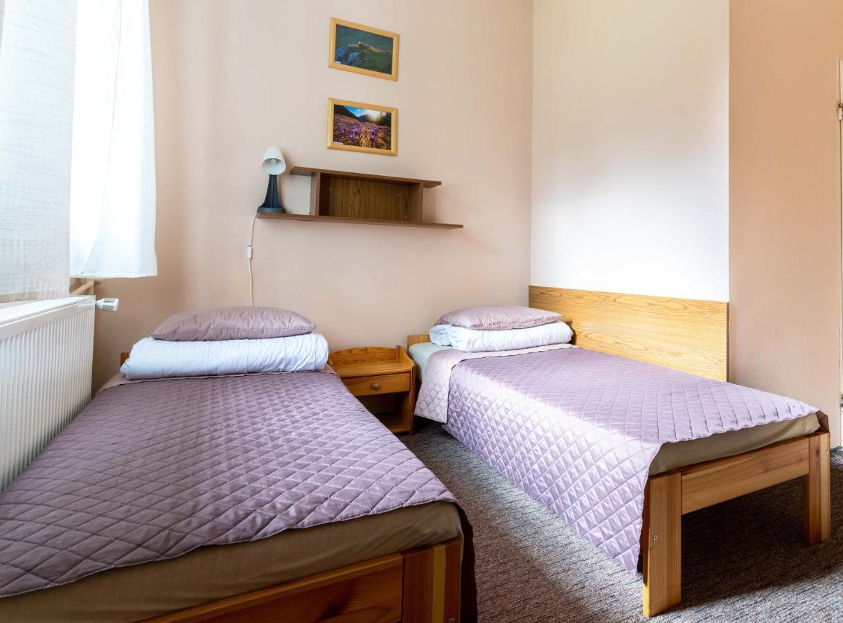 Miedzynarodowe Schronisko Mlodziezowe Ptsm Szarotka Hostel Zakopane Bagian luar foto
