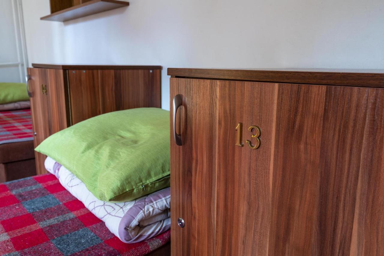 Miedzynarodowe Schronisko Mlodziezowe Ptsm Szarotka Hostel Zakopane Bagian luar foto