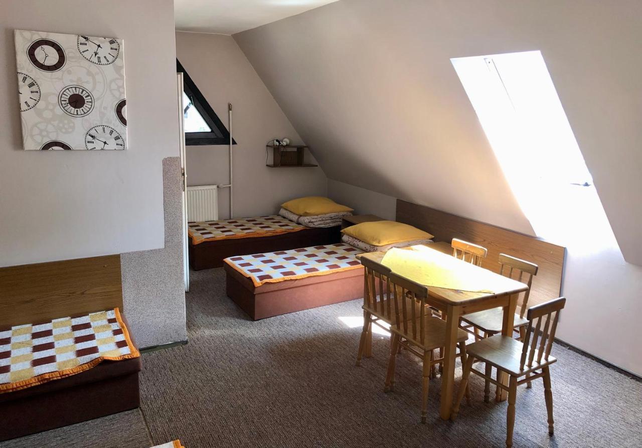 Miedzynarodowe Schronisko Mlodziezowe Ptsm Szarotka Hostel Zakopane Bagian luar foto