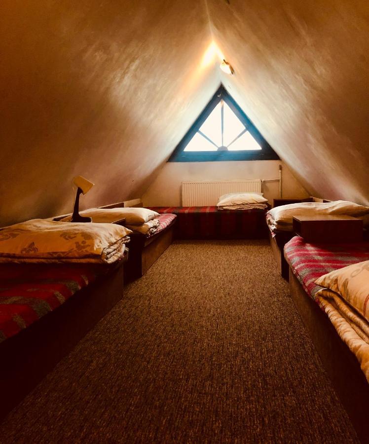 Miedzynarodowe Schronisko Mlodziezowe Ptsm Szarotka Hostel Zakopane Bagian luar foto