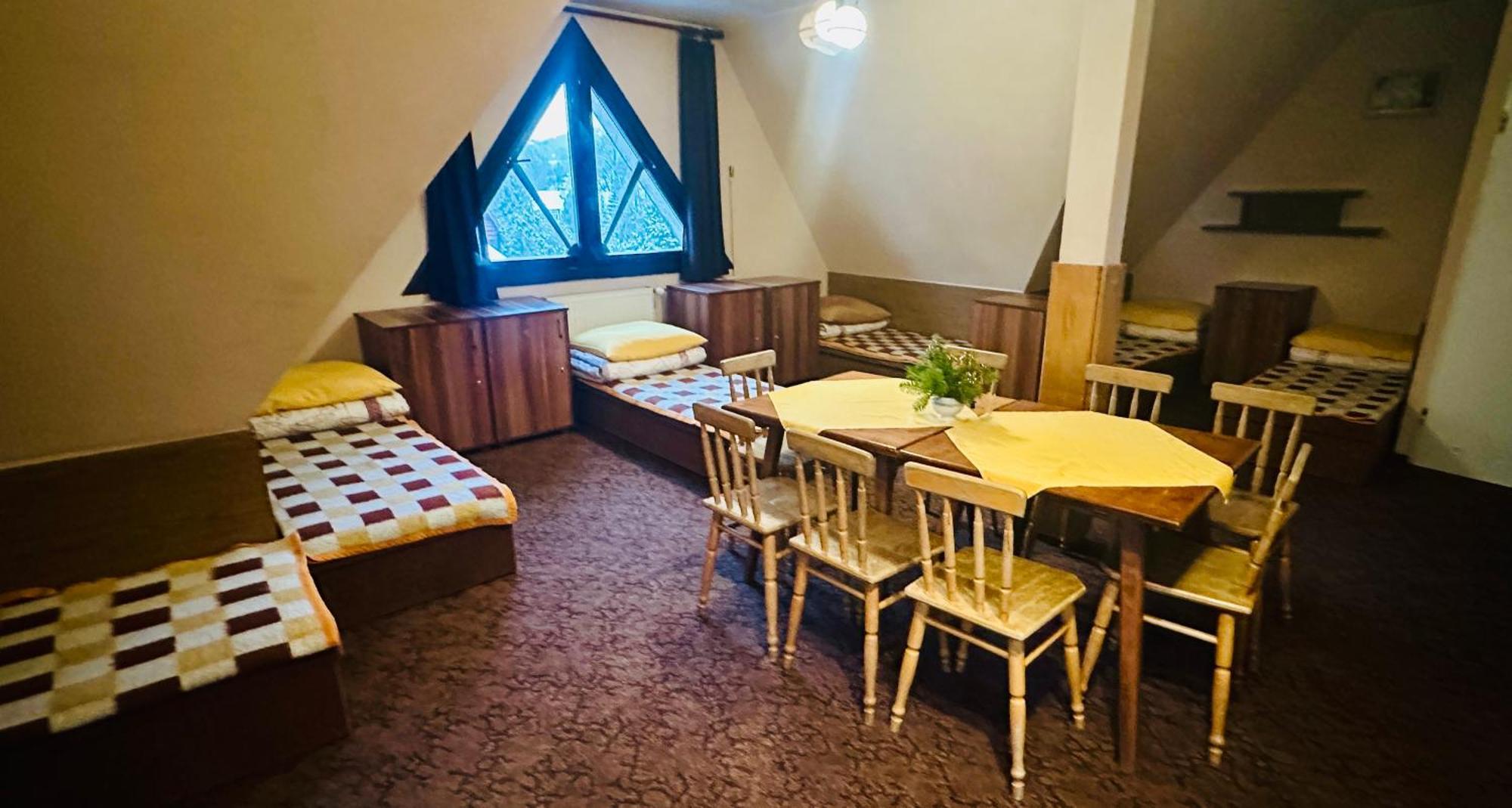 Miedzynarodowe Schronisko Mlodziezowe Ptsm Szarotka Hostel Zakopane Bagian luar foto